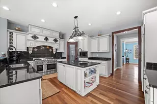 139 Legend Ct, Wales, WI 53183 - Photo 9