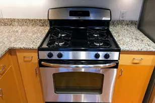 1918 E Lafayette Pl, Milwaukee, WI 53202 - Photo 5