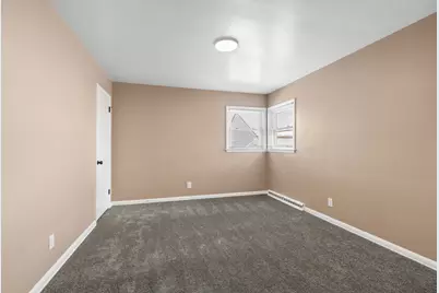 4306 N 72nd St, Milwaukee, WI 53216 - Photo 9