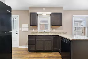 4306 N 72nd St, Milwaukee, WI 53216 - Photo 15