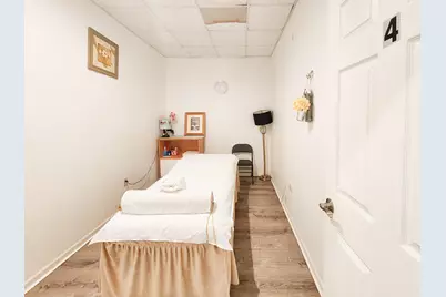 403  6th St, Racine, WI 53403 - Photo 9