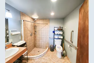 403  6th St, Racine, WI 53403 - Photo 13