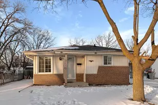 8100 W Green Tree Rd, Milwaukee, WI 53223 - Photo 21