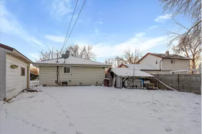 8100 W Green Tree Rd, Milwaukee, WI 53223 - Photo 29