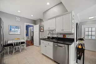 4917 N Bartlett Ave, Whitefish Bay, WI 53217 - Photo 9