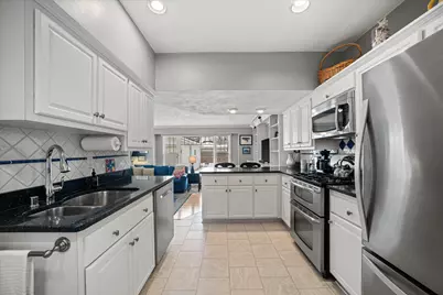 4917 N Bartlett Ave, Whitefish Bay, WI 53217 - Photo 7