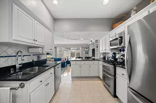 4917 N Bartlett Ave, Whitefish Bay, WI 53217 - Photo 7