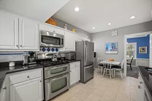 4917 N Bartlett Ave, Whitefish Bay, WI 53217 - Photo 11