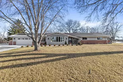 850  Janacek Rd, Brookfield, WI 53045 - Photo 11