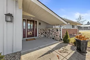 850 Janacek Rd, Brookfield, WI 53045 - Photo 5