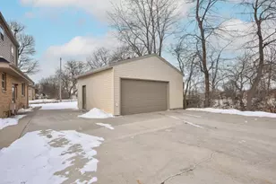 3370 S Howell Ave, Milwaukee, WI 53207 - Photo 37