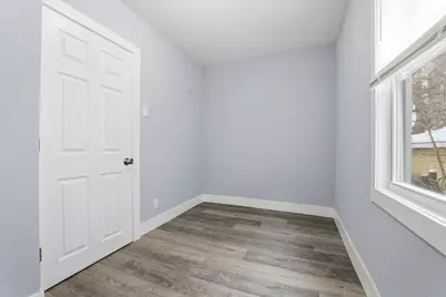 2354 S 16th St, Milwaukee, WI 53215 - Photo 9