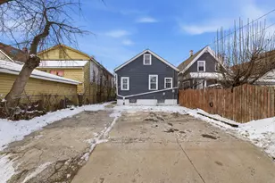 2354 S 16th St, Milwaukee, WI 53215 - Photo 13