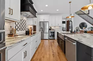 W79N417 Ridgeway Ln, Cedarburg, WI 53012 - Photo 13