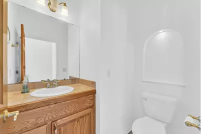 N65W15278  Blue Heron Dr, Menomonee Falls, WI 53051 - Photo 9