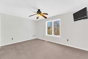 N65W15278 Blue Heron Dr, Menomonee Falls, WI 53051 - Photo 33