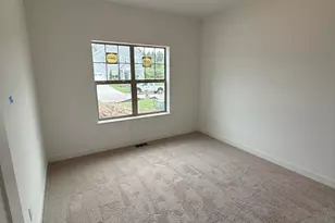 3232 Bergamot Dr, Racine, WI 53406 - Photo 11