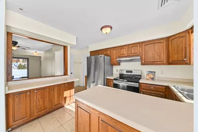 2428 S Root River Pkwy, West Allis, WI 53227 - Photo 9