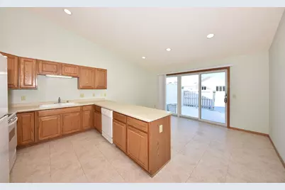 1687  Nature Trl #24B, Hartford, WI 53027 - Photo 17