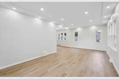 536 N 116th St, Wauwatosa, WI 53226 - Photo 5