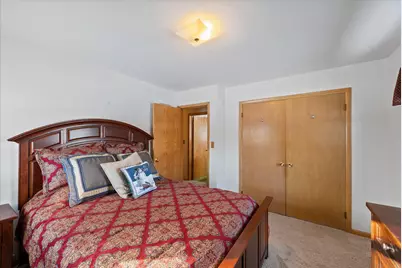 5923  Sunny Ln, Cedarburg, WI 53024 - Photo 19