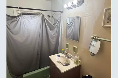 6535 W Keefe Ave Pkwy, Milwaukee, WI 53216 - Photo 7