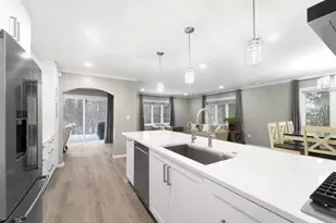 7508 W Mequon Square Dr, Mequon, WI 53092 - Photo 5