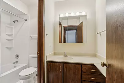 5200 S Tuckaway Blvd #107A, Greenfield, WI 53221 - Photo 23