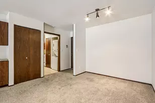 5200 S Tuckaway Blvd, Greenfield, WI 53221 - Photo 19