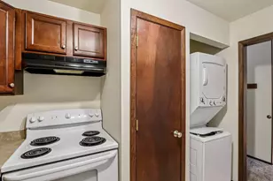 5200 S Tuckaway Blvd, Greenfield, WI 53221 - Photo 15