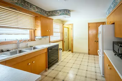 7535  25th Ave, Kenosha, WI 53143 - Photo 5