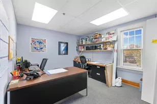 N90W16995 Appleton Ave, Menomonee Falls, WI 53051 - Photo 7