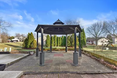 7170 S Countryside Dr, Franklin, WI 53132 - Photo 39