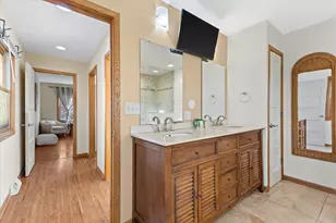 7170 S Countryside Dr, Franklin, WI 53132 - Photo 23