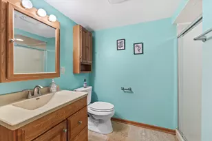 7170 S Countryside Dr, Franklin, WI 53132 - Photo 37