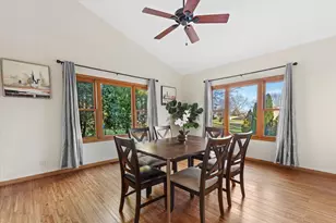 7170 S Countryside Dr, Franklin, WI 53132 - Photo 9