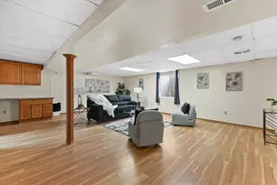 7170 S Countryside Dr, Franklin, WI 53132 - Photo 33