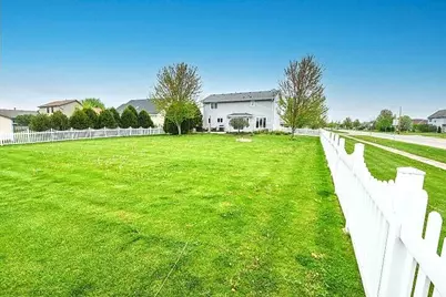 641  Small Farm Rd, Mukwonago, WI 53149 - Photo 3