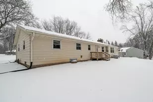 W136N8741 Esquire Rd, Menomonee Falls, WI 53051 - Photo 41