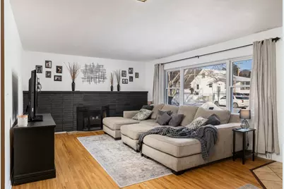 421  3rd St, La Crescent, MN 55947 - Photo 3