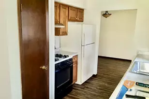 716 St Johns Dr, Delafield, WI 53018 - Photo 15