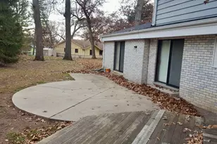 716 St Johns Dr, Delafield, WI 53018 - Photo 5