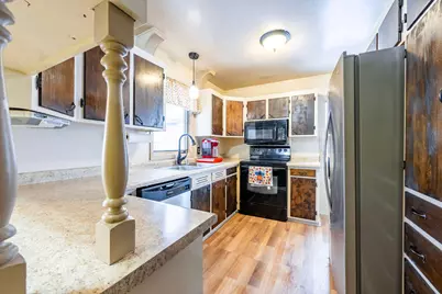 811  Pierce St, Onalaska, WI 54650 - Photo 5