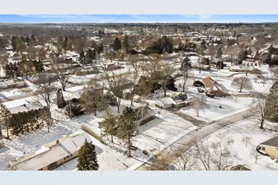 305  Sunny Ln, Thiensville, WI 53092 - Photo 41