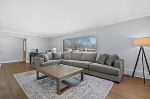 305 Sunny Ln, Thiensville, WI 53092 - Photo 9