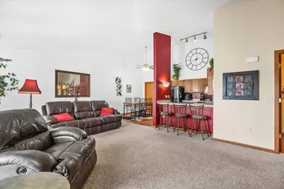 W240N2524 E Parkway Meadow Cir #5, Pewaukee, WI 53072 - Photo 3