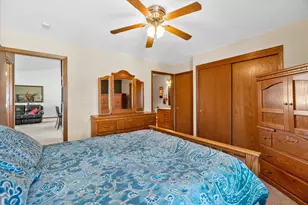 W240N2524 E Parkway Meadow Cir, Pewaukee, WI 53072 - Photo 11