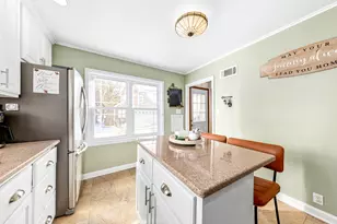 4864 N Hollywood Ave, Whitefish Bay, WI 53217 - Photo 11