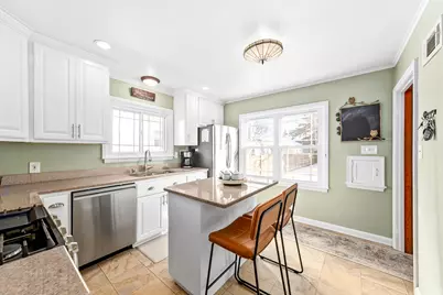 4864 N Hollywood Ave, Whitefish Bay, WI 53217 - Photo 9