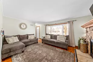 4864 N Hollywood Ave, Whitefish Bay, WI 53217 - Photo 3